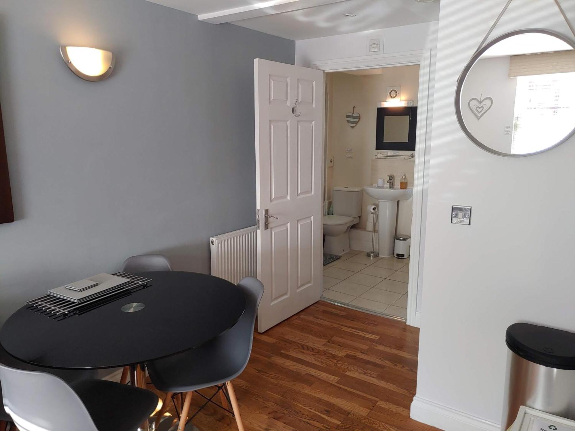 The Bath House Apartments - Free 1St Breakfast - Free Parking Exterior foto